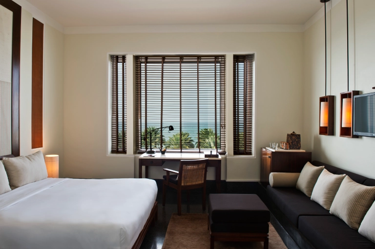 CMU-Rooms-Serai Room-Bedroom