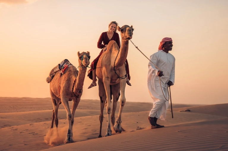 canvas-club-camel ride
