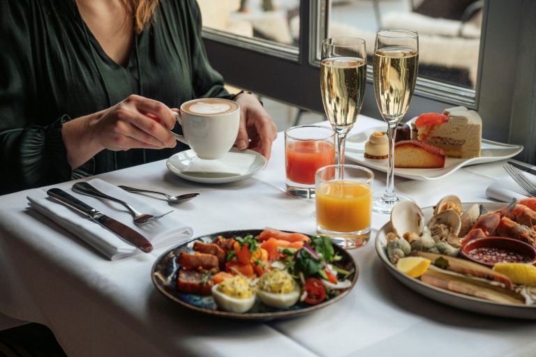 Brunch i Brasserie Le Bordeaux på InterContinental Bordeaux - Le Grand Hotel, Frankrig