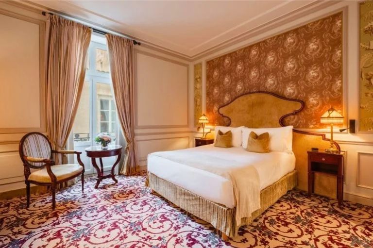 Klassisk værelse på Le Grand Hotel Bordeaux, Frankrig