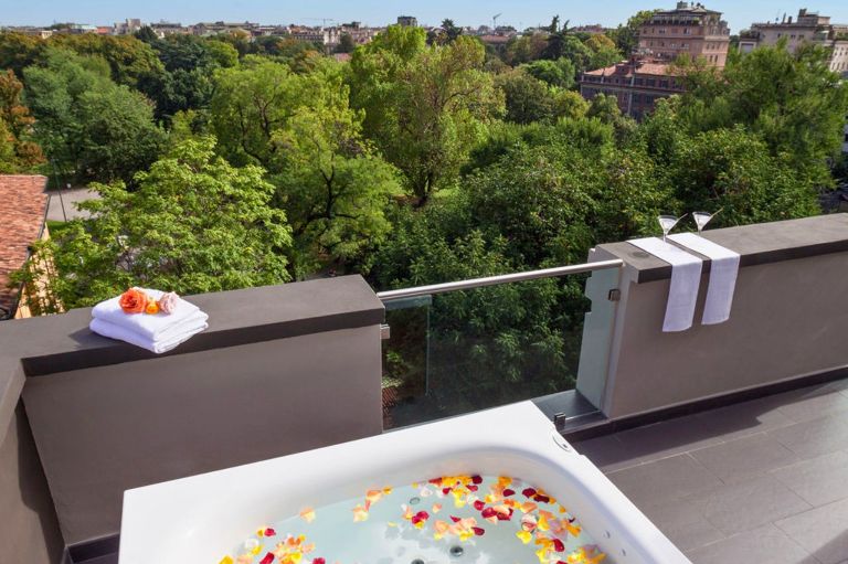 Skyline Executive med jacuzzi på Hotel Manin, Milano, Italien