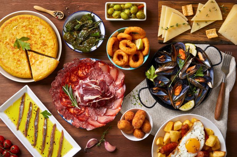 Nyd velsmagende mad og tapas i Spanien