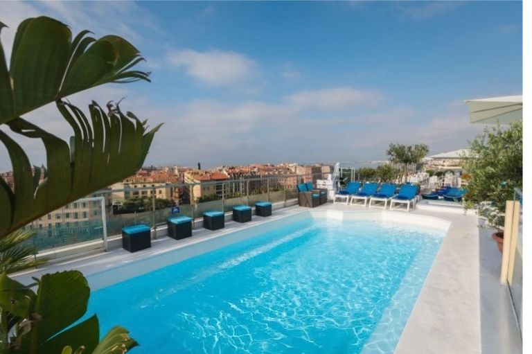 Poolen på Hotel Aston La Scala, Nice, Frankrig