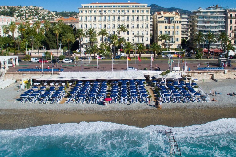 Hotel West End Nice ligger ud til Blue Beach i Nice, Frankrig
