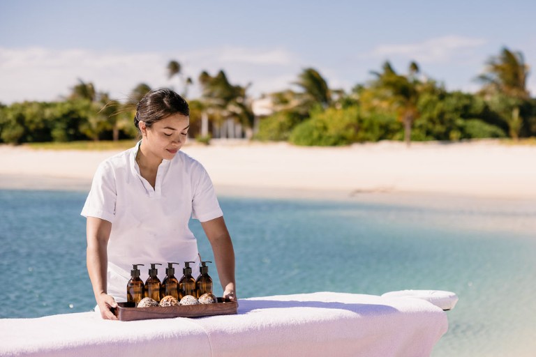 Nyd massage under ferien på Miavana, Madagaskar