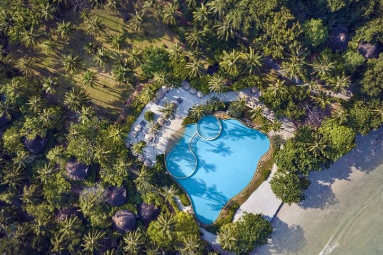 Poolen på Rayavadee på Krabi, Thailand