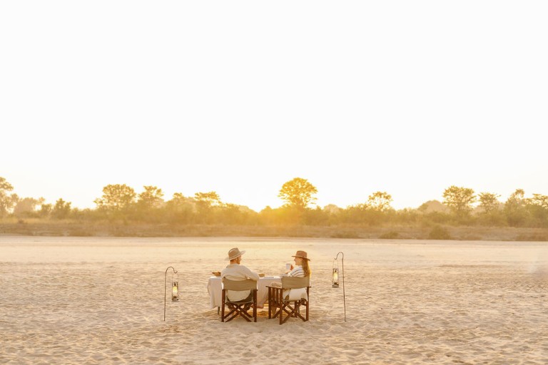 Middag på Time + Tide Sleepout Under the Stars, Zambia, Afrika